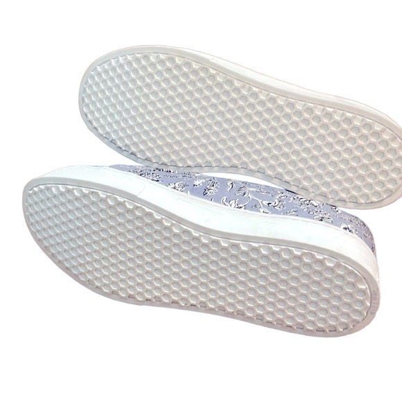 New Sam Edelman Leya Pom Pom Sneakers with Faux Fur Size 9.5 - Picture 7 of 7